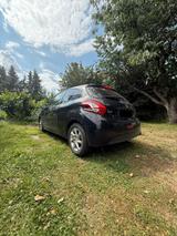 Peugeot 208 Style - Peugeot e-208 von privat