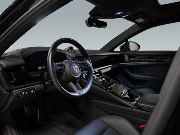 Porsche Panamera - 4