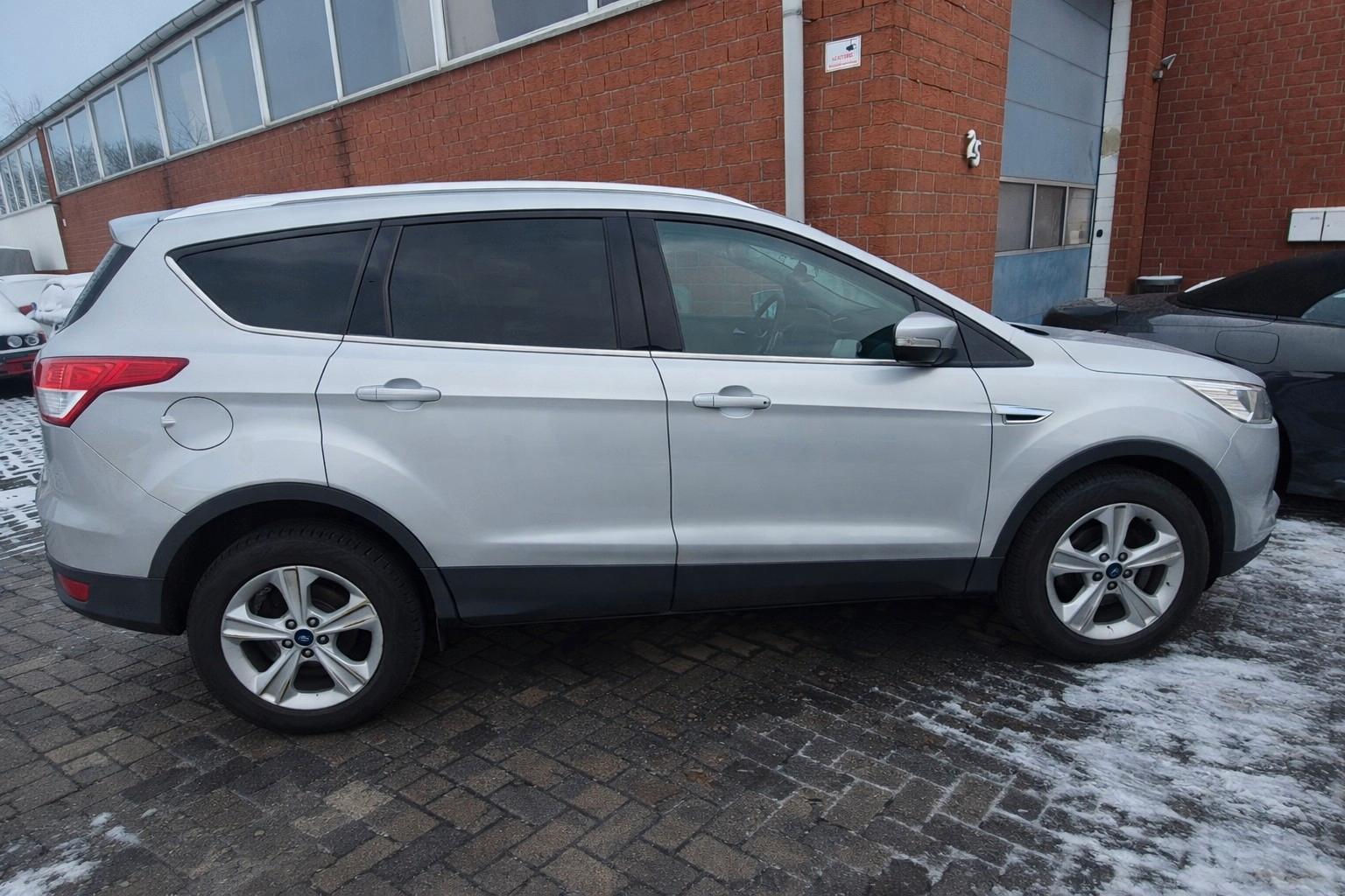 Ford Kuga Trend 1.6 Benzin AHK Klima