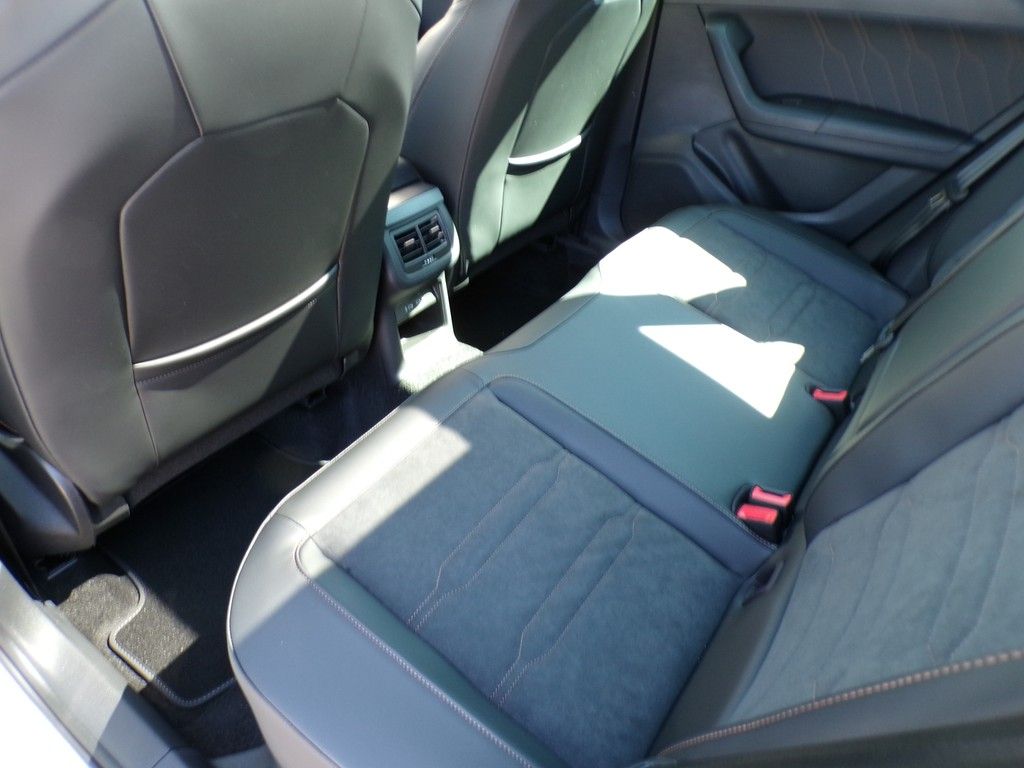 Fahrzeugabbildung CUPRA Ateca 1.5 TSI DSG Pano*AHK*DSG