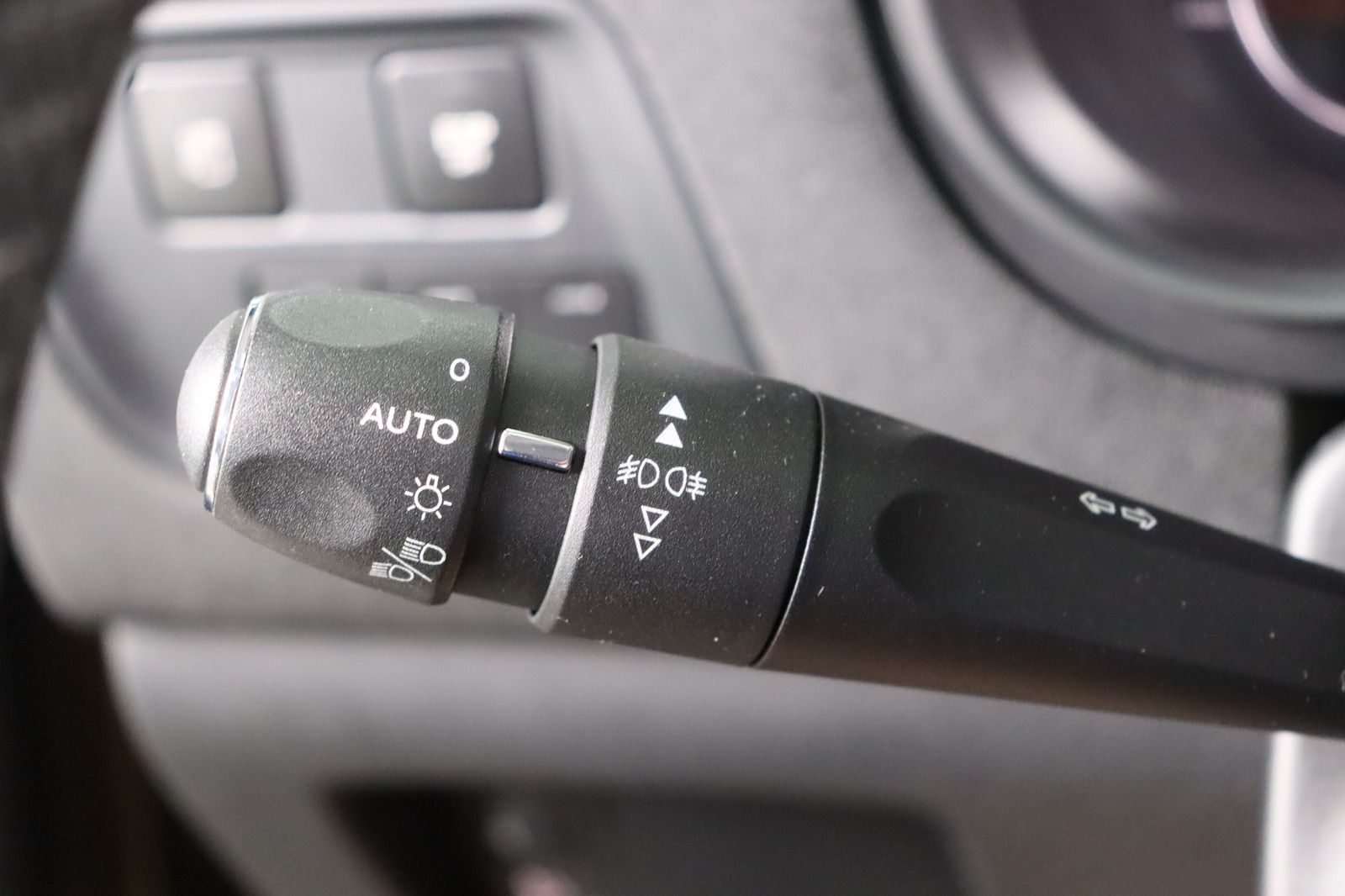 Fahrzeugabbildung Citroën C4 1.6 * HU 03.2028 * Selection