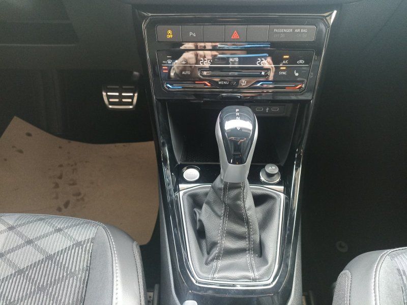 Fahrzeugansicht 12 Fahrzeugabbildung Volkswagen T-Cross 1.5 TSI R-Line DSG 1 AHK+MATRIX+NAVI+TRA