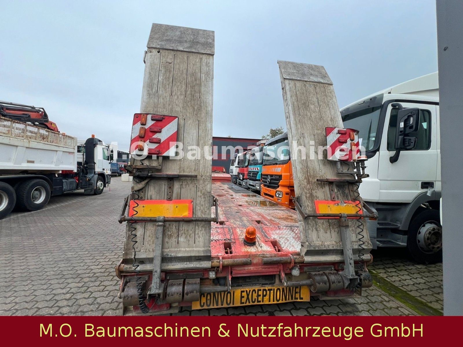 Fahrzeugabbildung LinTrailers 4 LSDU 18-40 / 4 Achser / Luftgefedert /