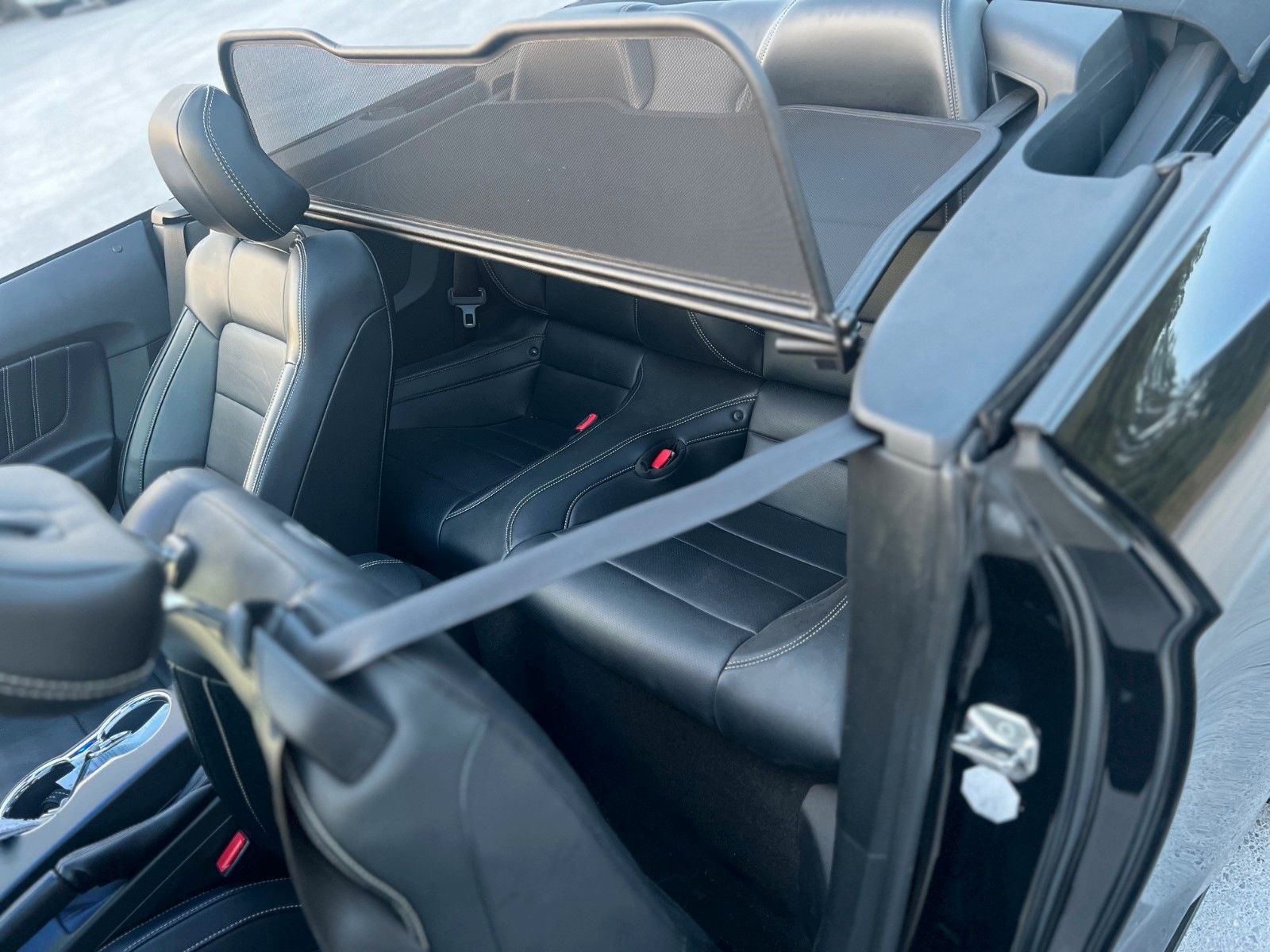 Fahrzeugabbildung Ford Mustang GT Cabrio V8-Neuwertig-20Zoll-FOX-Deutsc