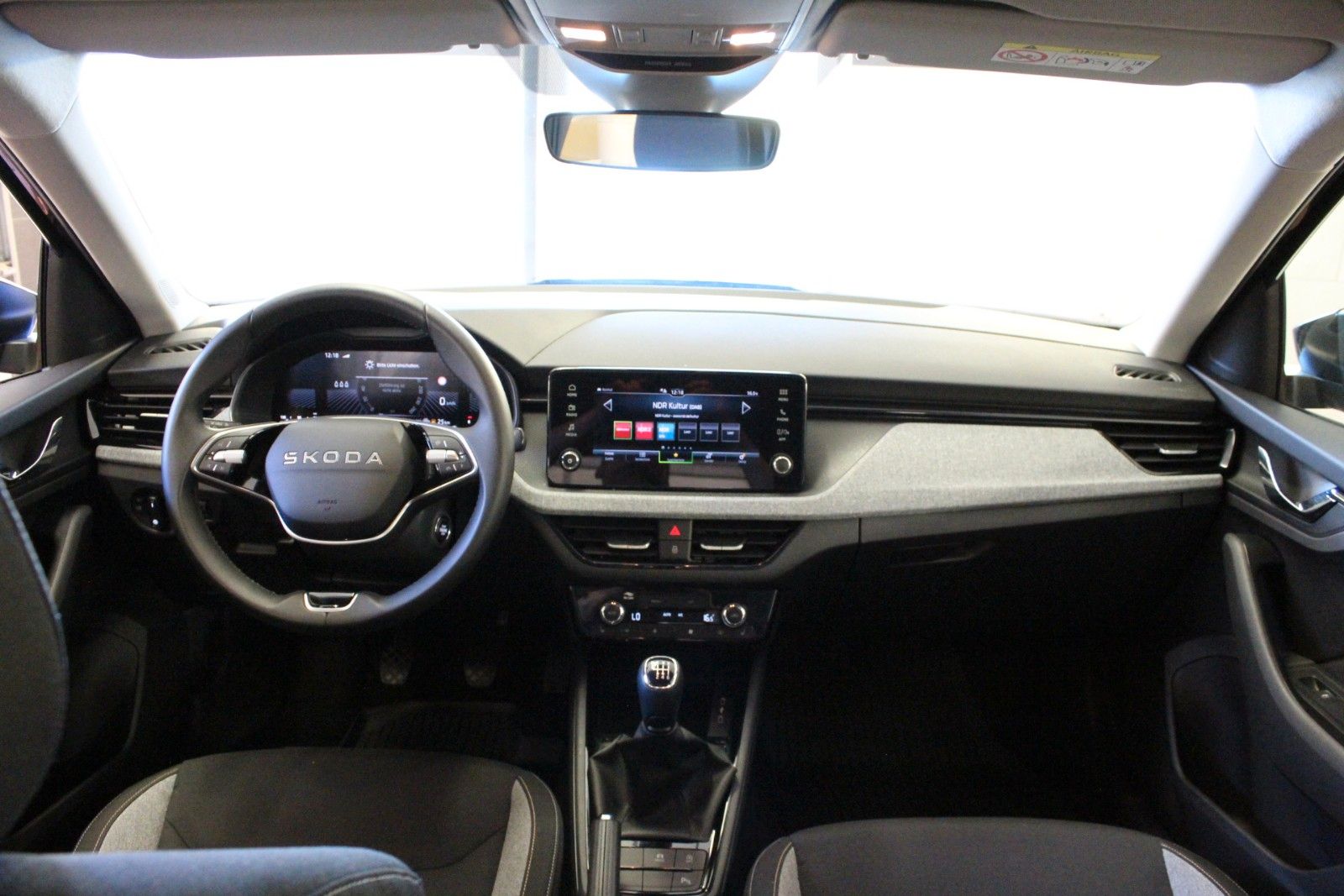 Fahrzeugabbildung SKODA Kamiq 1.0 TSI 85kW Selection *AHK schwenkbar*