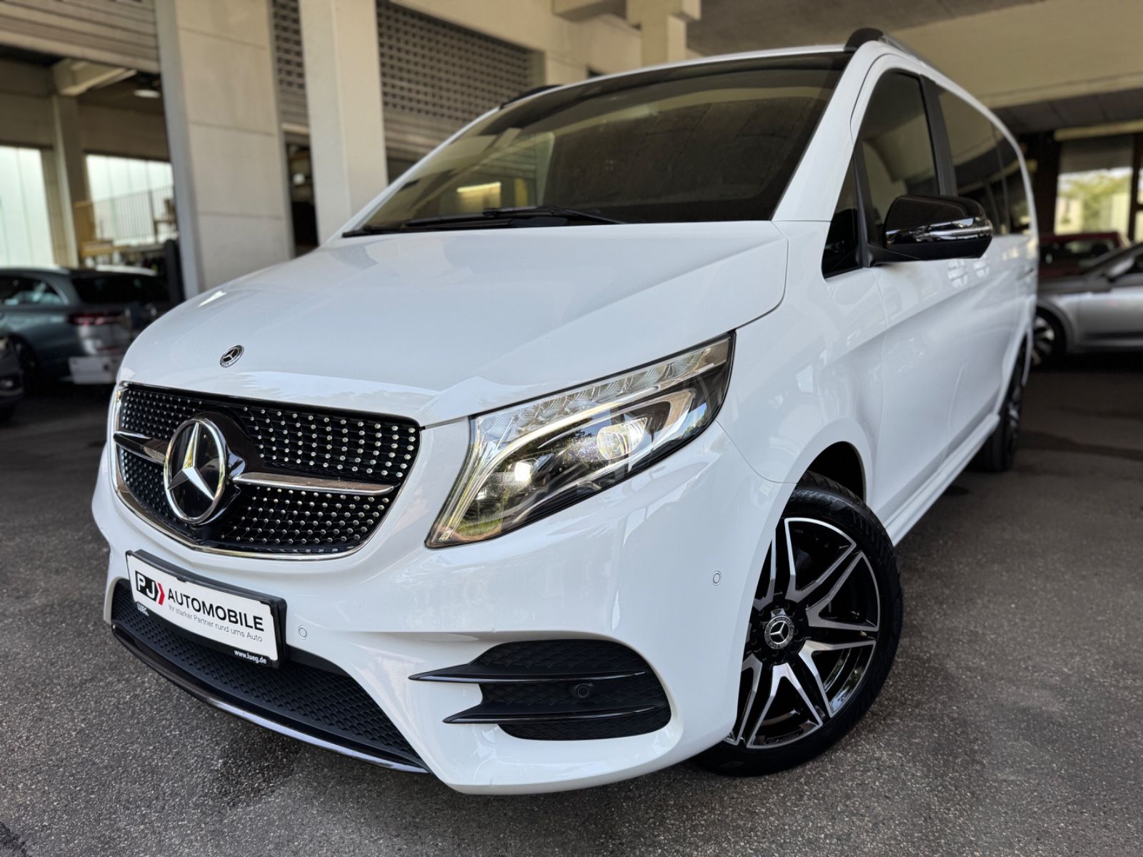 MERCEDES-BENZ V 250 Lang AMG-Line Kamera MBux AHK LED 1.Hand