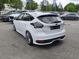 Ford Focus ST Bi-Xenon/H&R/Recaro/PDC/SHZ - Ford Focus: ST