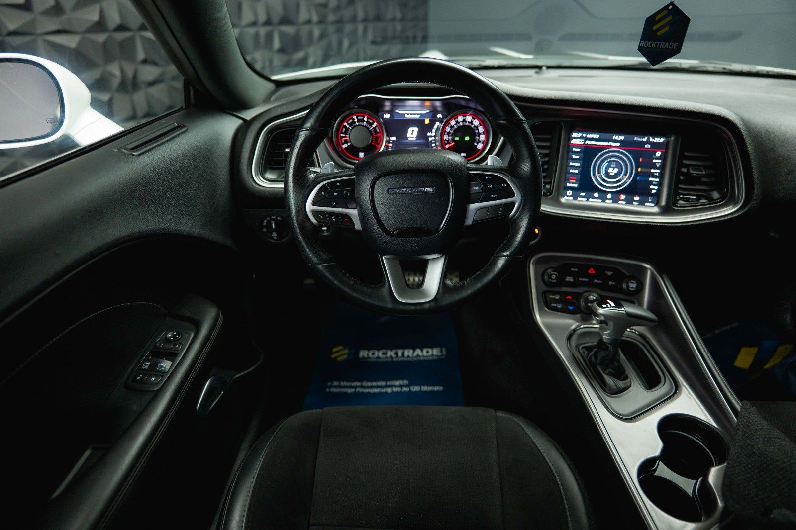 Fahrzeugabbildung Dodge Challenger 6.4 V8 SRT 392 R/T SCAT PACK Perform.