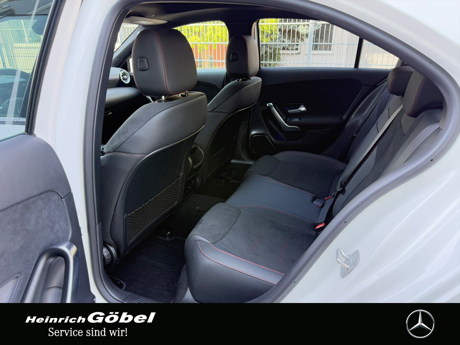 Fahrzeugabbildung Mercedes-Benz A 200 Lim. AMG*PANO*360°*AMBIENTE*TOTWINKEL*