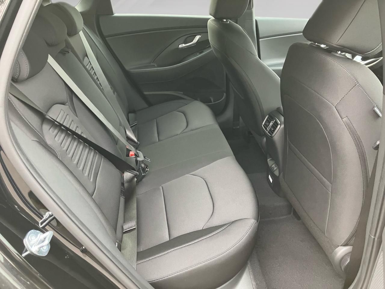 Fahrzeugabbildung Hyundai i30 ADVANTAGE *CARPLAY*NAVI*BT*KLIMAA*
