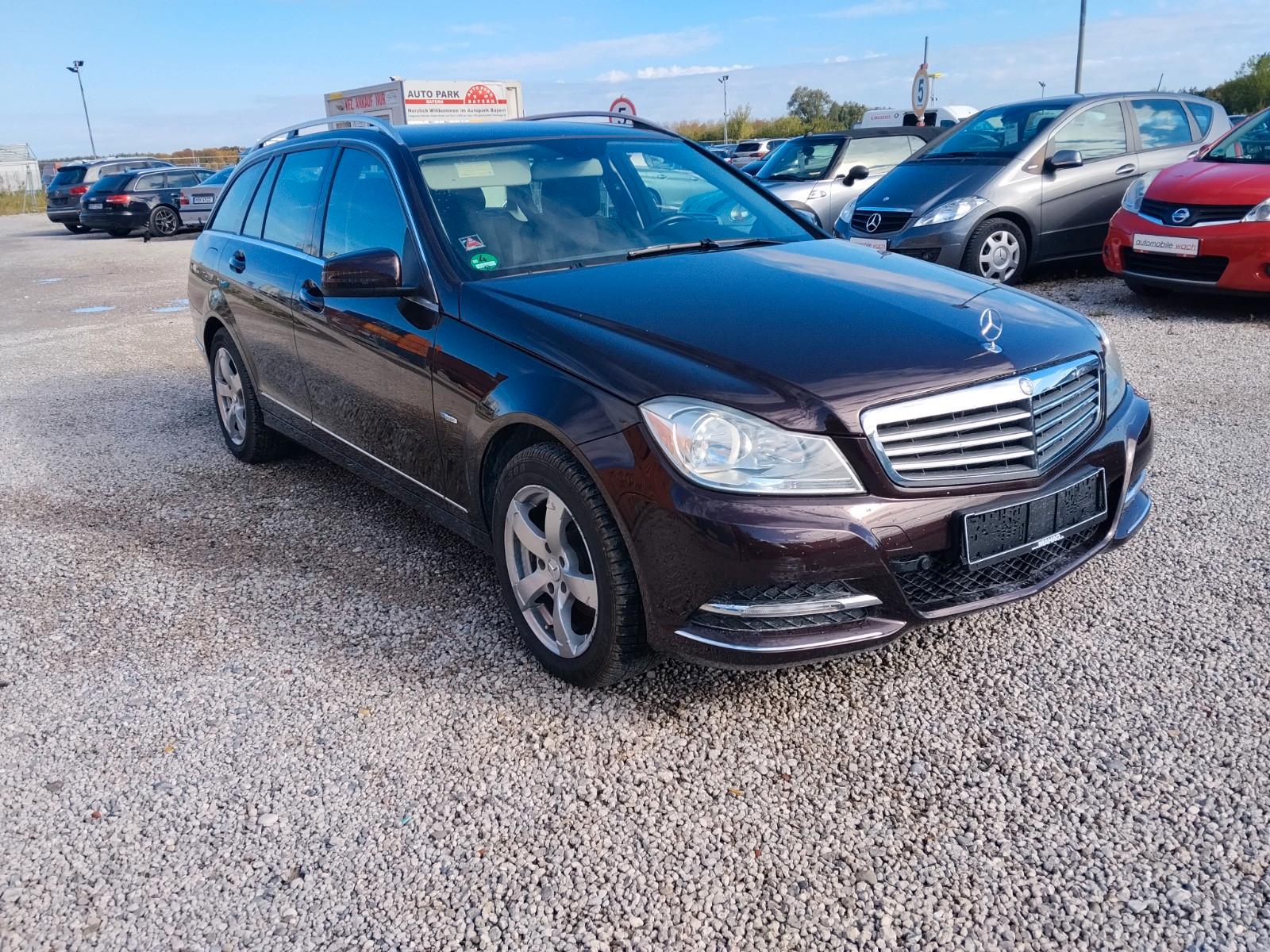 Mercedes-Benz C220 2012 — rear view