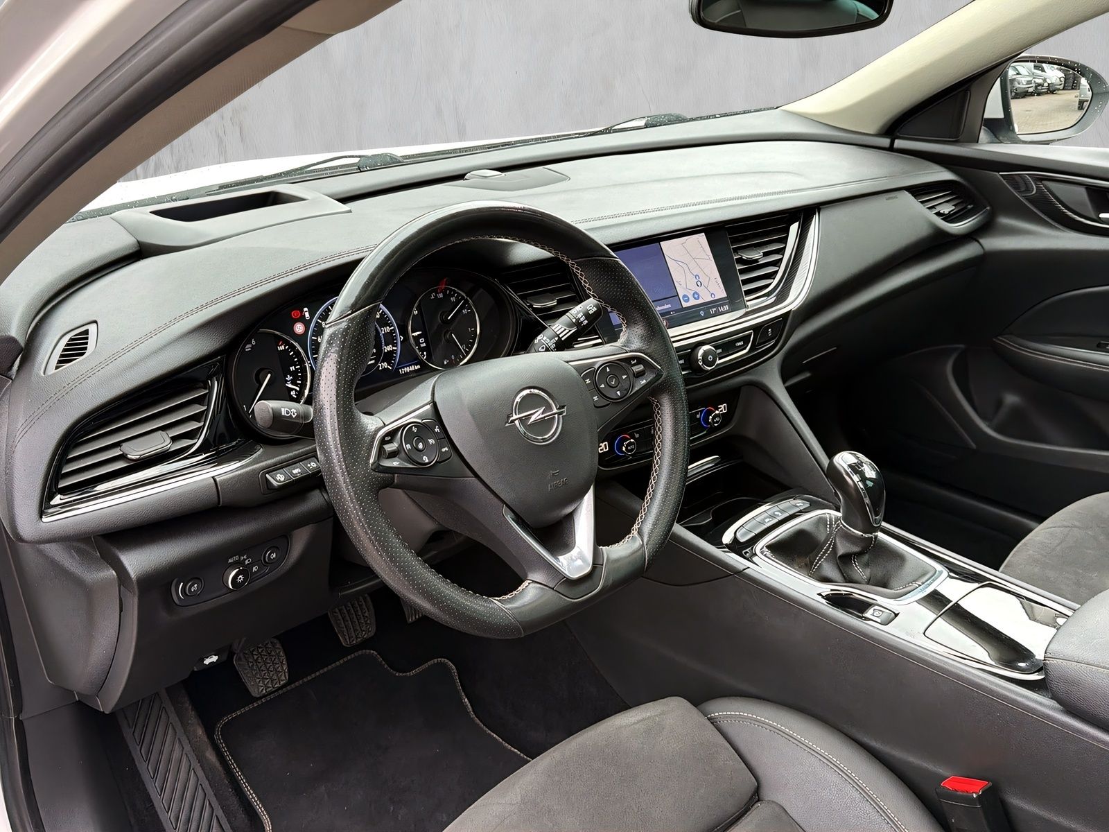 Fahrzeugabbildung Opel Insignia INNOVATION NAVI PANO LED ACC HEAD UP