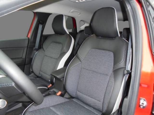 Fahrzeugabbildung Renault CAPTUR INTENS E-TECH PLUG-IN 160