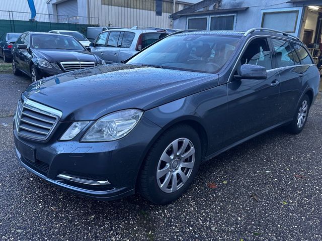 Mercedes-Benz E 200 T-Modell BlueEfficiency 1-Hand Xenon Leder