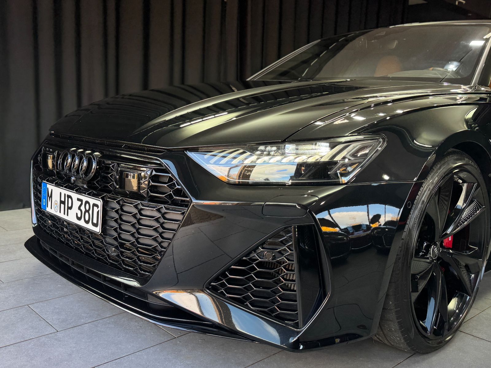 Fahrzeugabbildung Audi RS6 Avant 4.0 TFSI quattro|PANO|MATRIX|ACC|VOLL