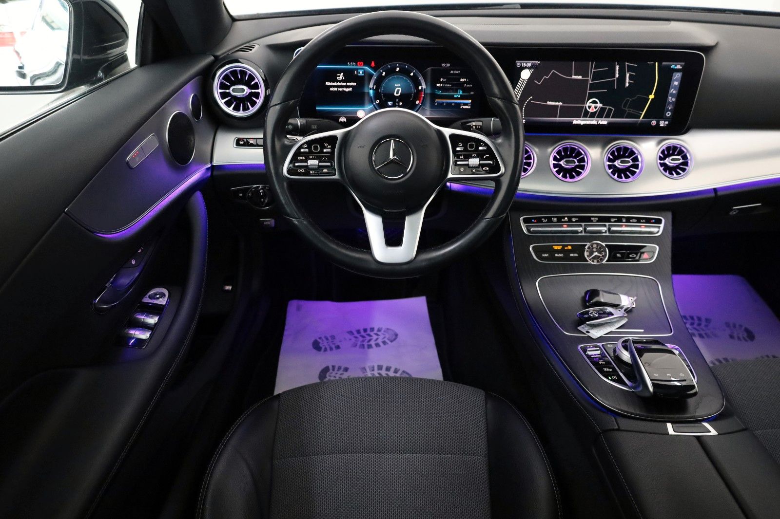 Fahrzeugabbildung Mercedes-Benz E 300 d Coupe,Avantgarde,Panorama,ACC,AHK el,20"