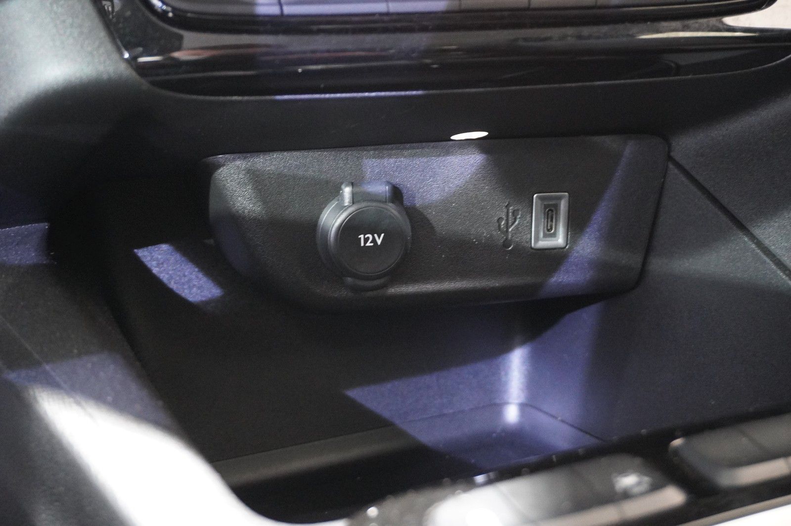 Fahrzeugabbildung Opel Corsa F 1.2 "FACELIFT" NAVI/LED/KAMERA/VIRT./SHZ