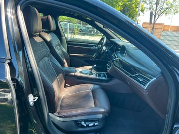 BMW 750 - 7