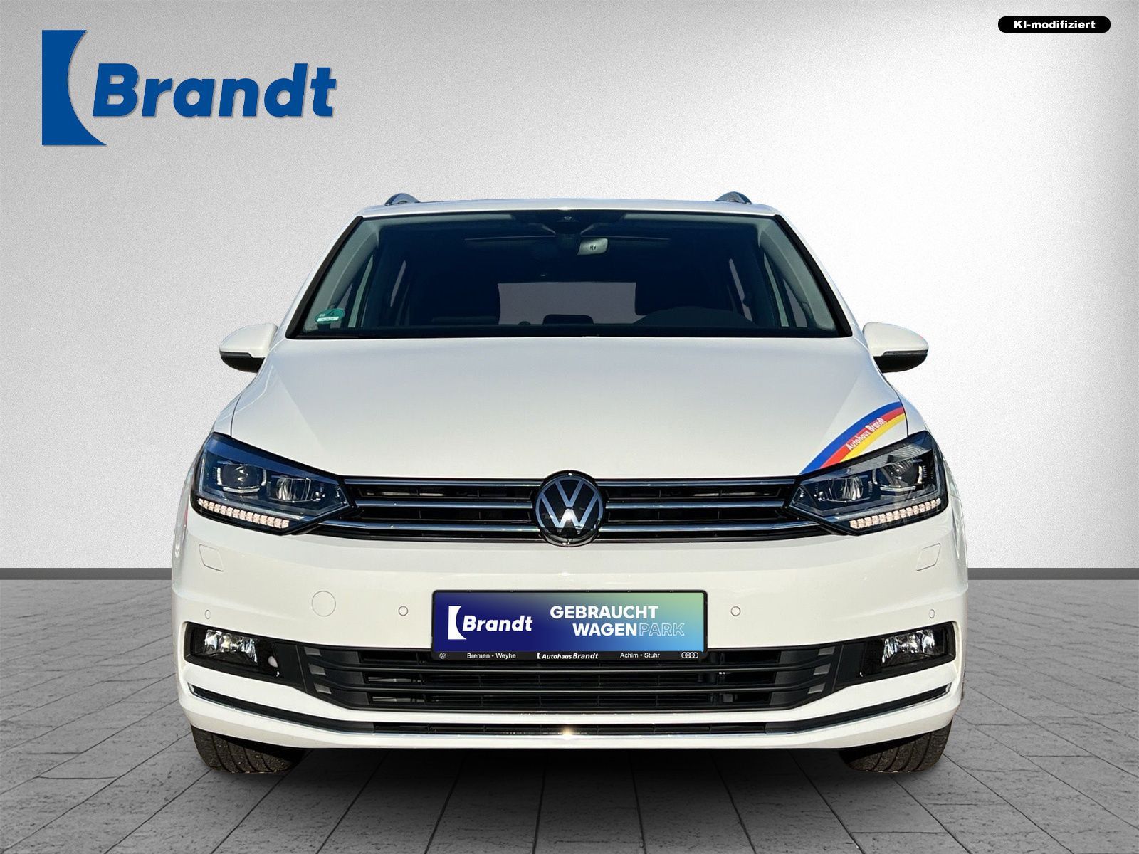 Volkswagen Touran 2.0 TDI Highline DSG LED PANO ACC AHK foto 4