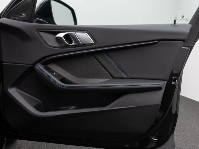 Foto Nummer 29: BMW 135i