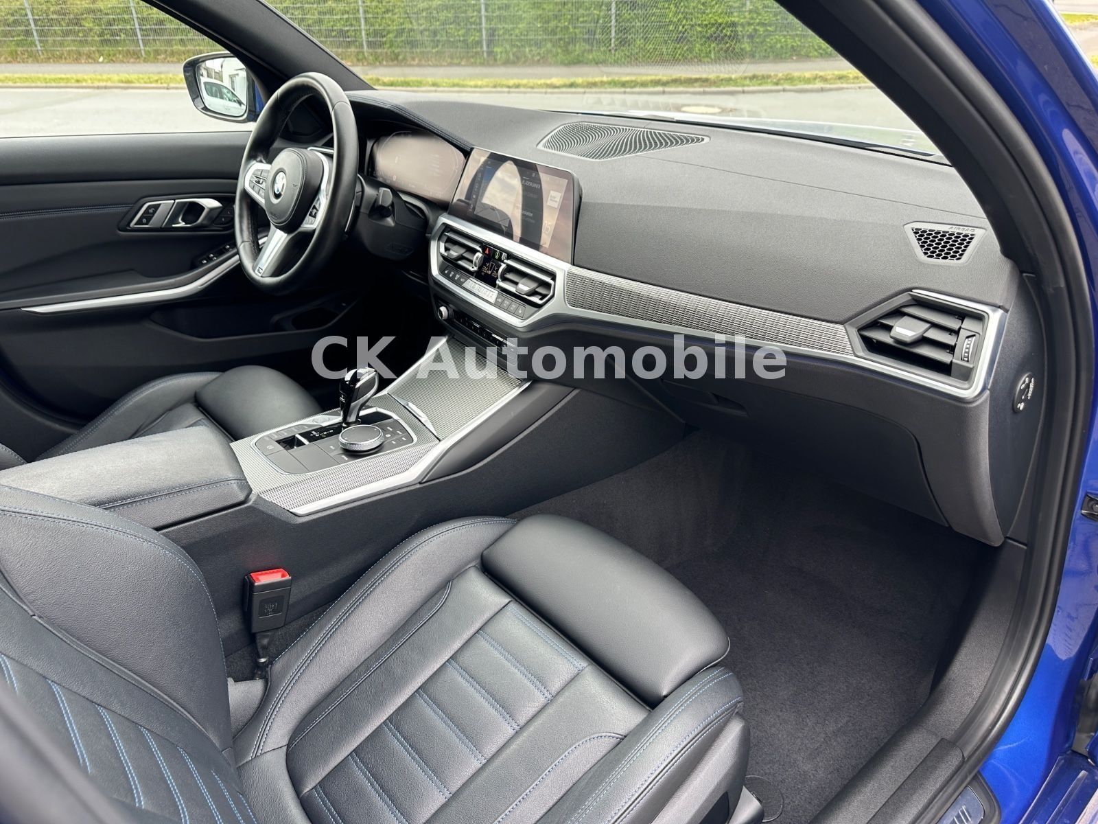 Fahrzeugabbildung BMW 330d Lim. M-Sport /Shadow-Line/Navi/Leder/LED