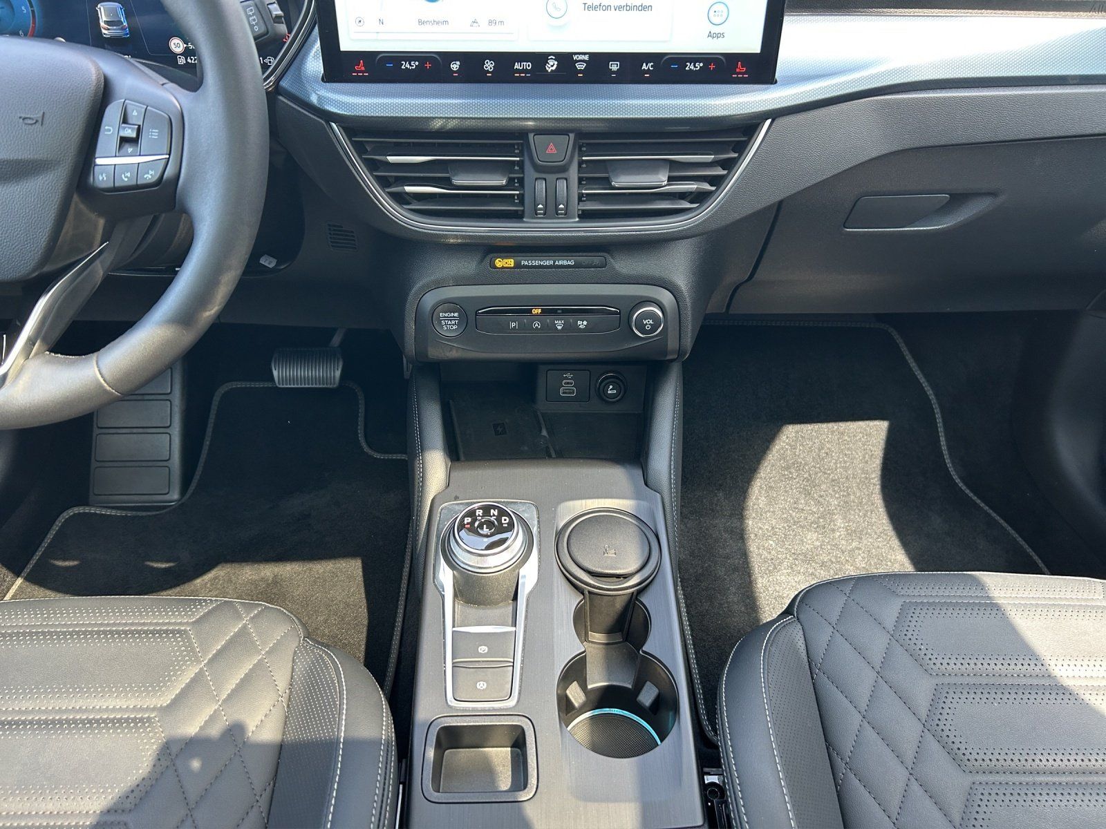 Fahrzeugabbildung Ford Focus 1.5 Active X Aut./LED/KAMERA/ACC/SHZ/PANO/