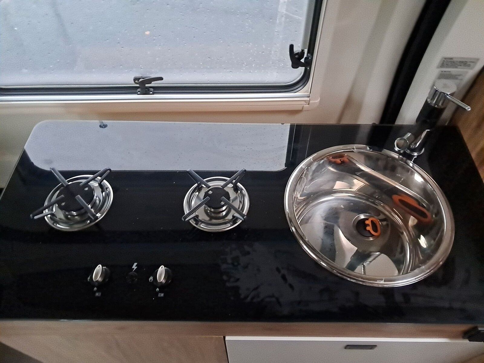 Fahrzeugabbildung Karmann Dexter 4x4 DE 570 AW Klima, RFK, El. Trittstufe