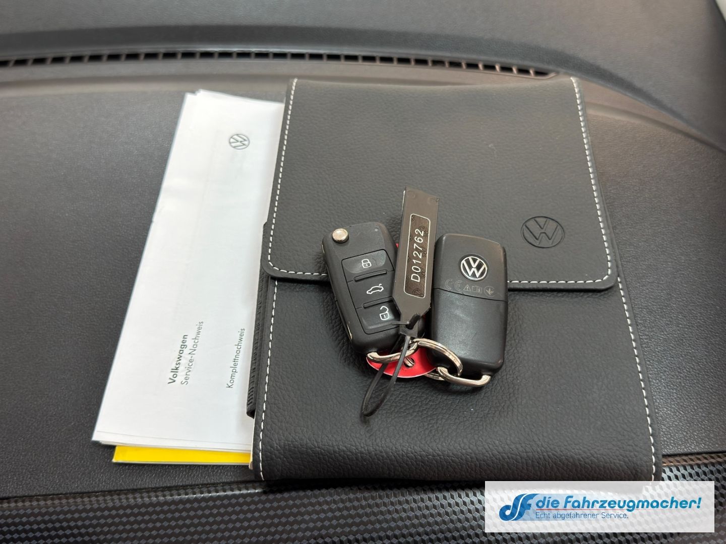 Fahrzeugabbildung Volkswagen up! Basis DAB GA Klima BT teilb.Rücksb AUX eFH L