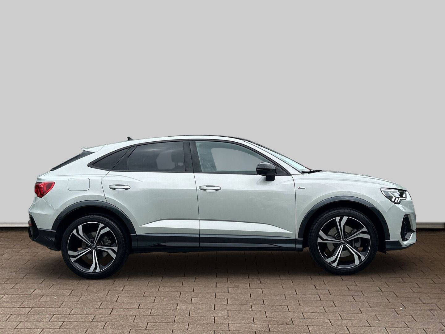 Audi Q3 Sportback 40 2.0 TFSI quattro S tronic S Line foto 6