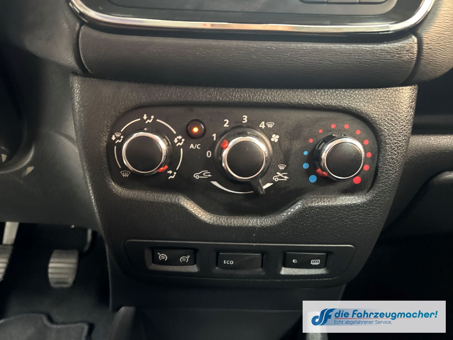Fahrzeugabbildung Dacia Dokker Celebration ACC Apple CarPlay Android Aut