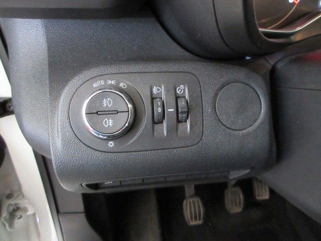 Fahrzeugabbildung Opel Combo Life 1.2T  7-SITZ/NAVI/LED/AHK/PDC/DAB+