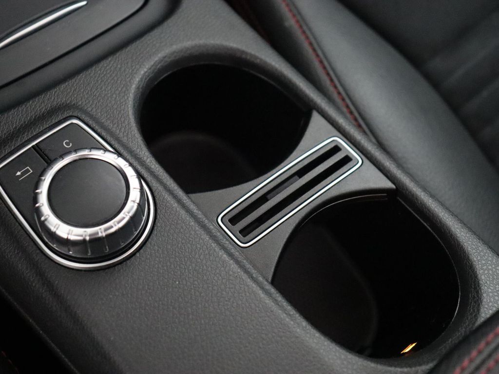 Mercedes-Benz CLA 200 Ambition Motorproblem AMG Styling panora