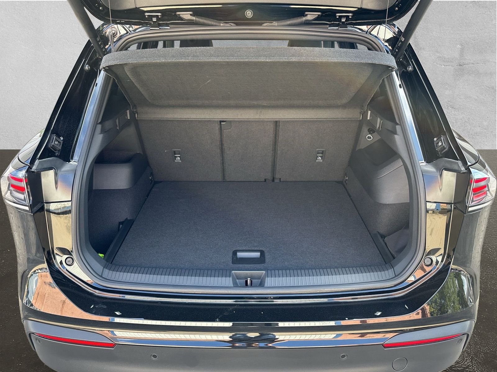 Fahrzeugabbildung Volkswagen Tiguan 1.5 eTSI Goal AHK Keyless IQ-Light Kamera