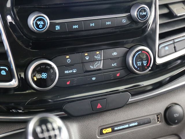 Ford Tourneo Custom 320 XENON KAMERA 8SITZ AHK STANDH