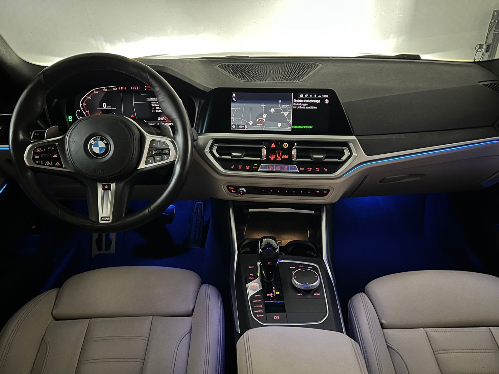 Fahrzeugabbildung BMW 330 i xDrive M SPORT/PANO/STHZ/ACC/DRAVITGRAU