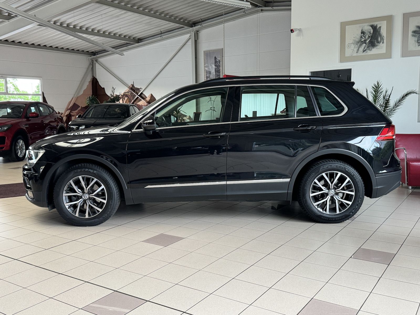 Fahrzeugabbildung Volkswagen Tiguan 1.5 TSI DSG Navi//DAB/ACC/Spur/Ahk