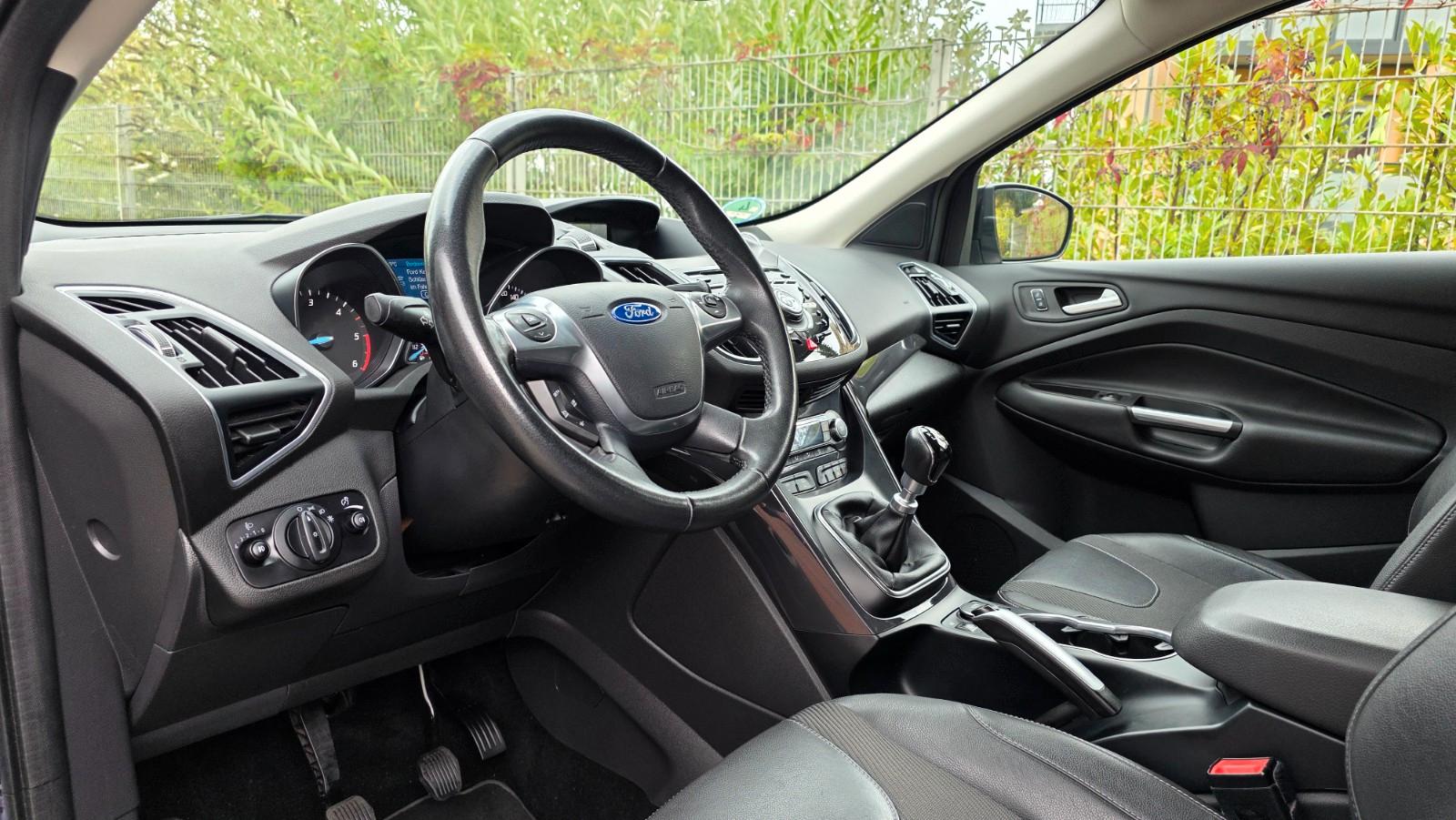 FORD KUGA 150CH - TITANIUM - 4X4 - BVM - HAYON ÉLECTRIQUE - PACK SPORT - COURROIE DE DISTRIBUTION NEUVE