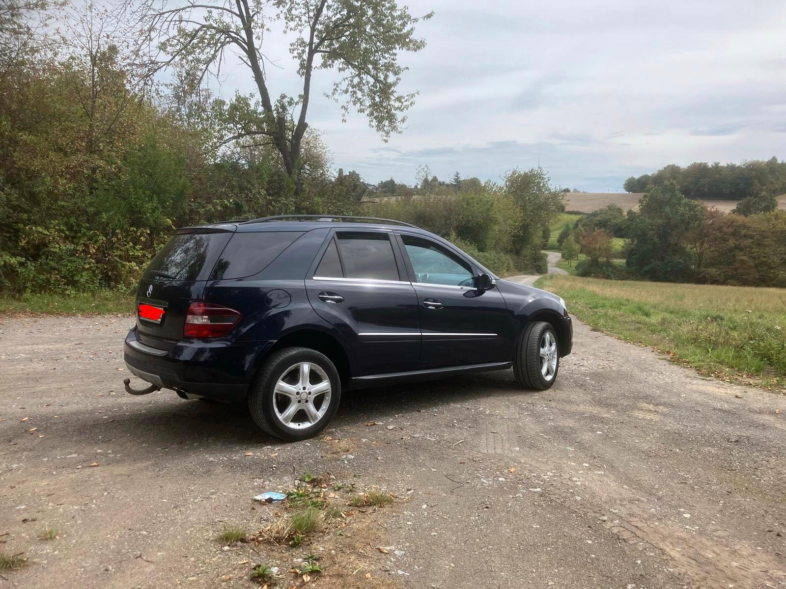 Mercedes-Benz ML280 2008 — rear view