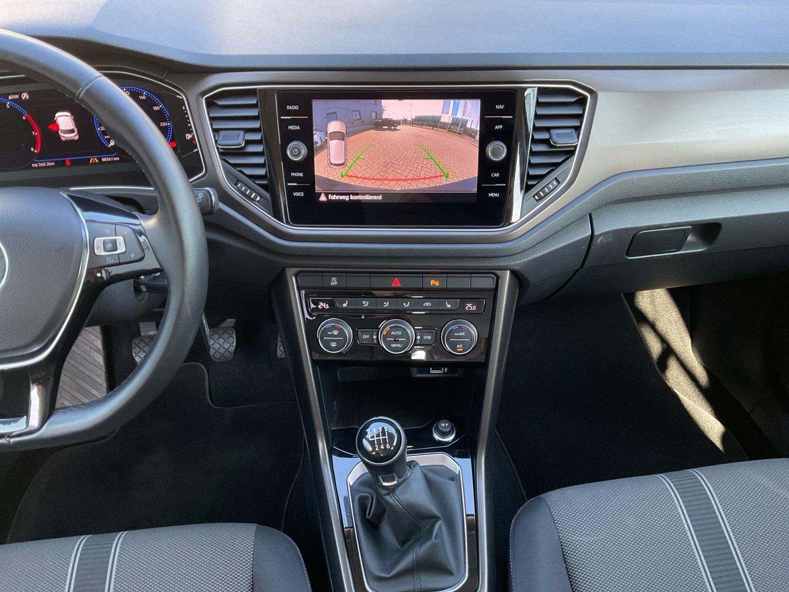 Volkswagen T-Roc 1.0 TSI Style KAMERA LED SITZHZG ALLWETTER