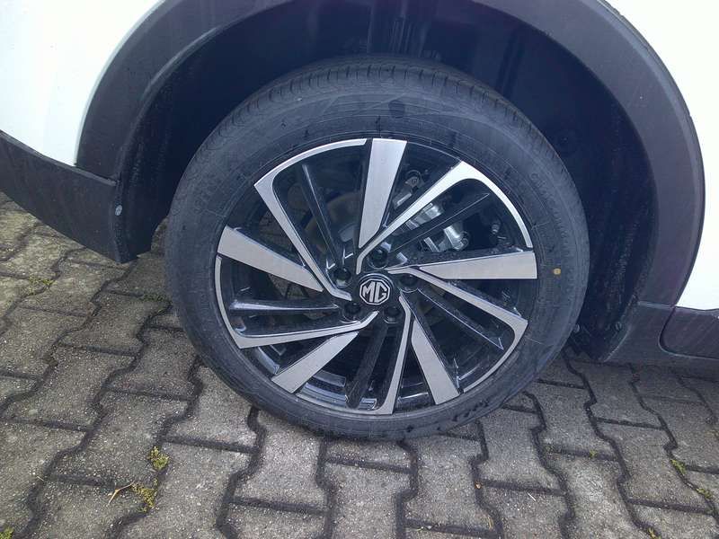 MG ZS