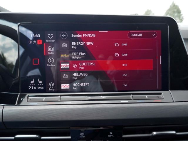 Fahrzeugabbildung Volkswagen Golf VIII Variant Style 2.0 TDI DSG LED RFK ACC