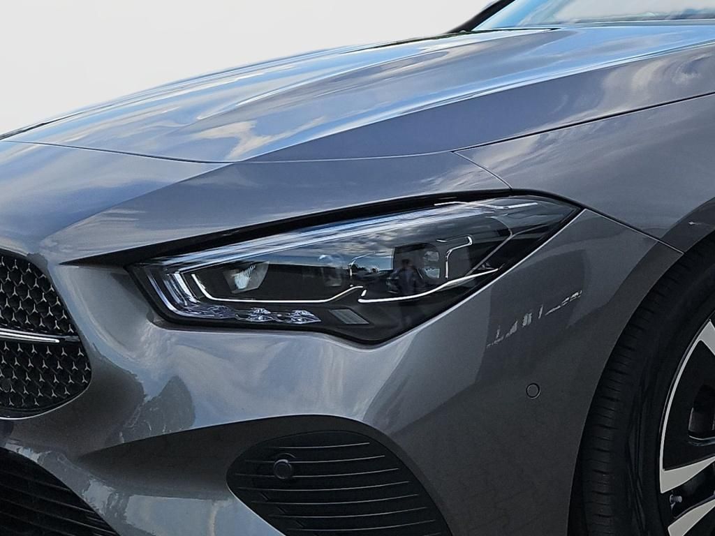 Fahrzeugabbildung Mercedes-Benz CLA 180 SB Night AHK Pano KeyLess Totwi. Ambie.