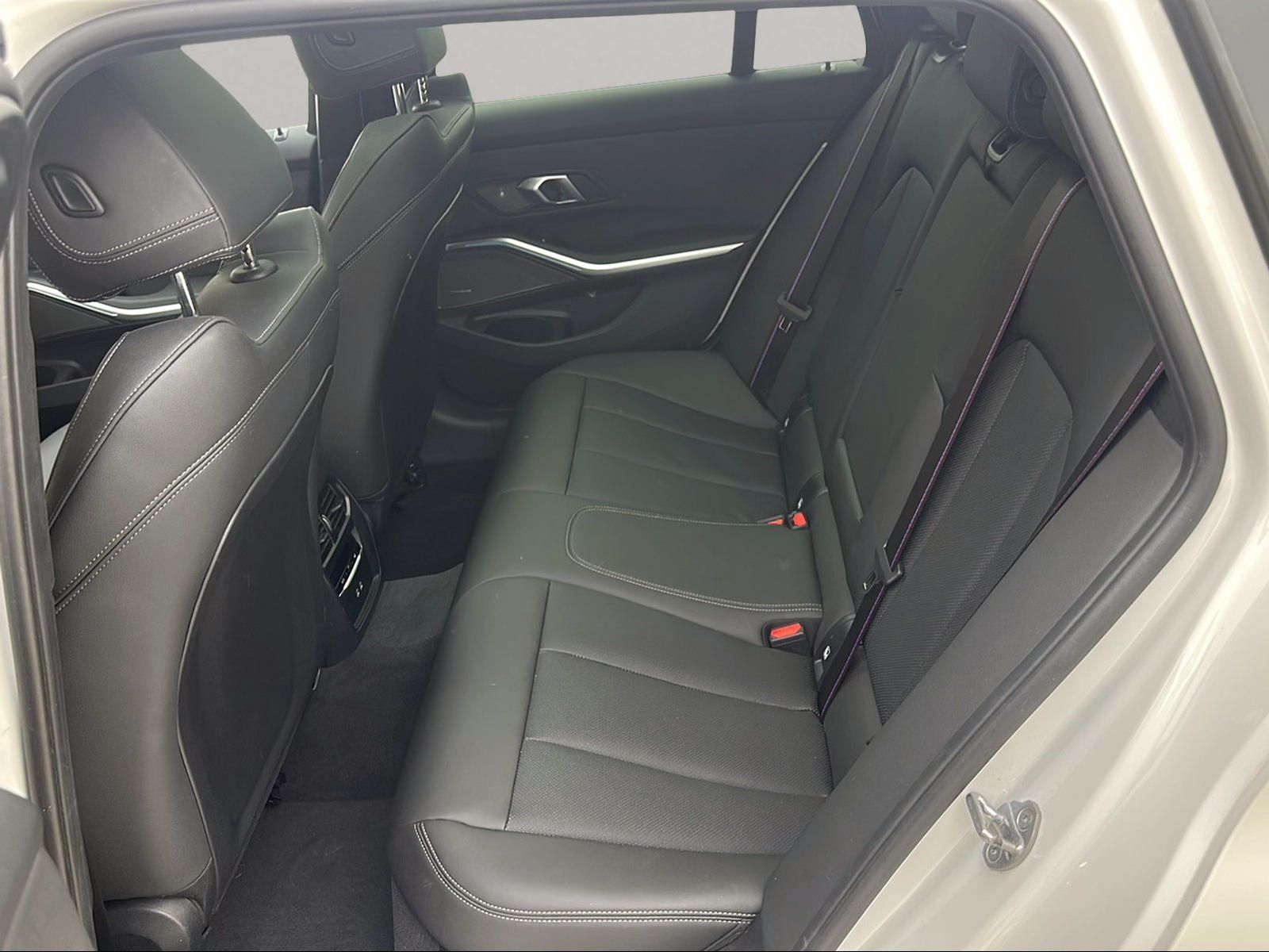 BMW 330 - Bild 17