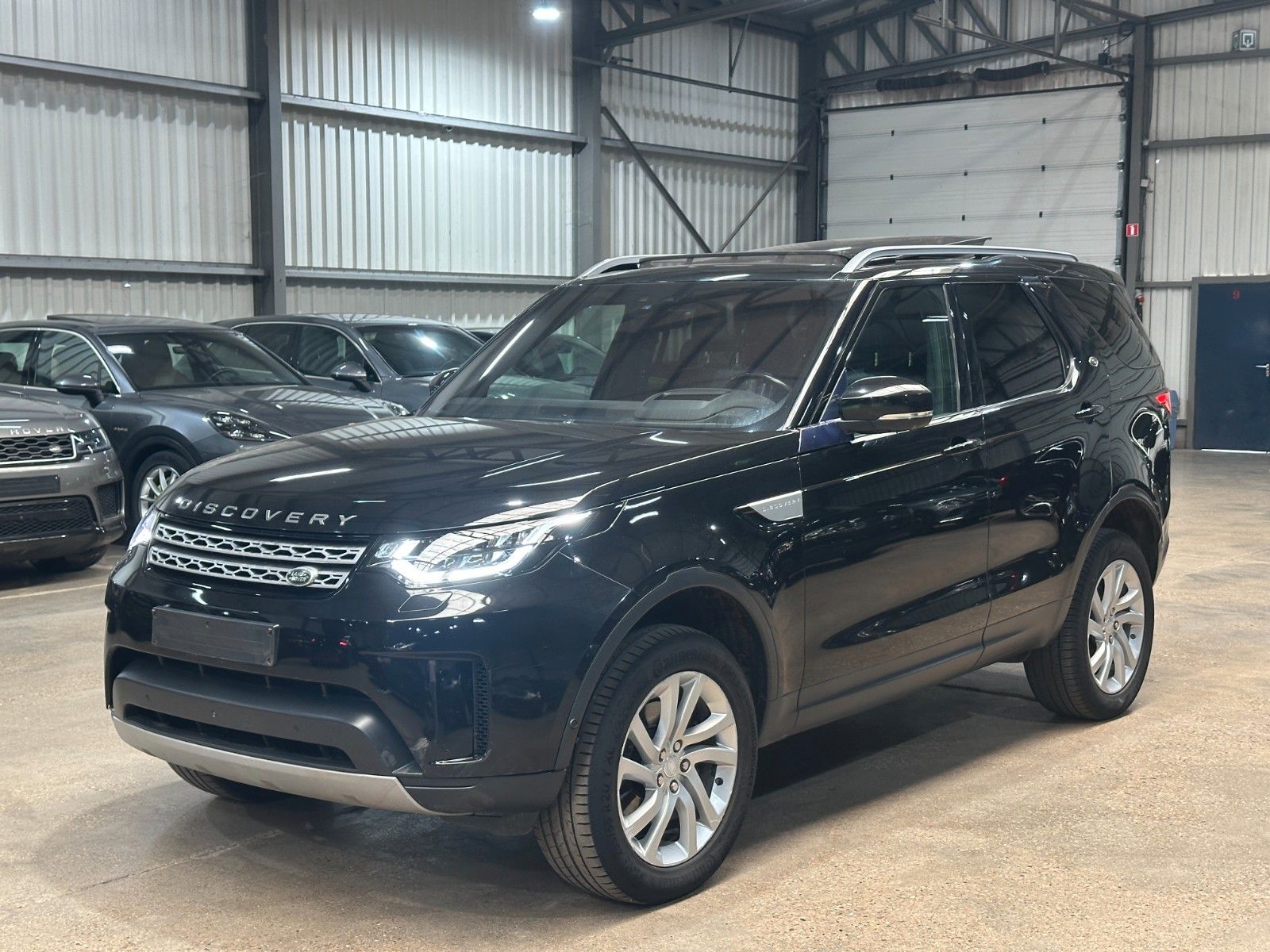 Land-Rover Discovery - 1