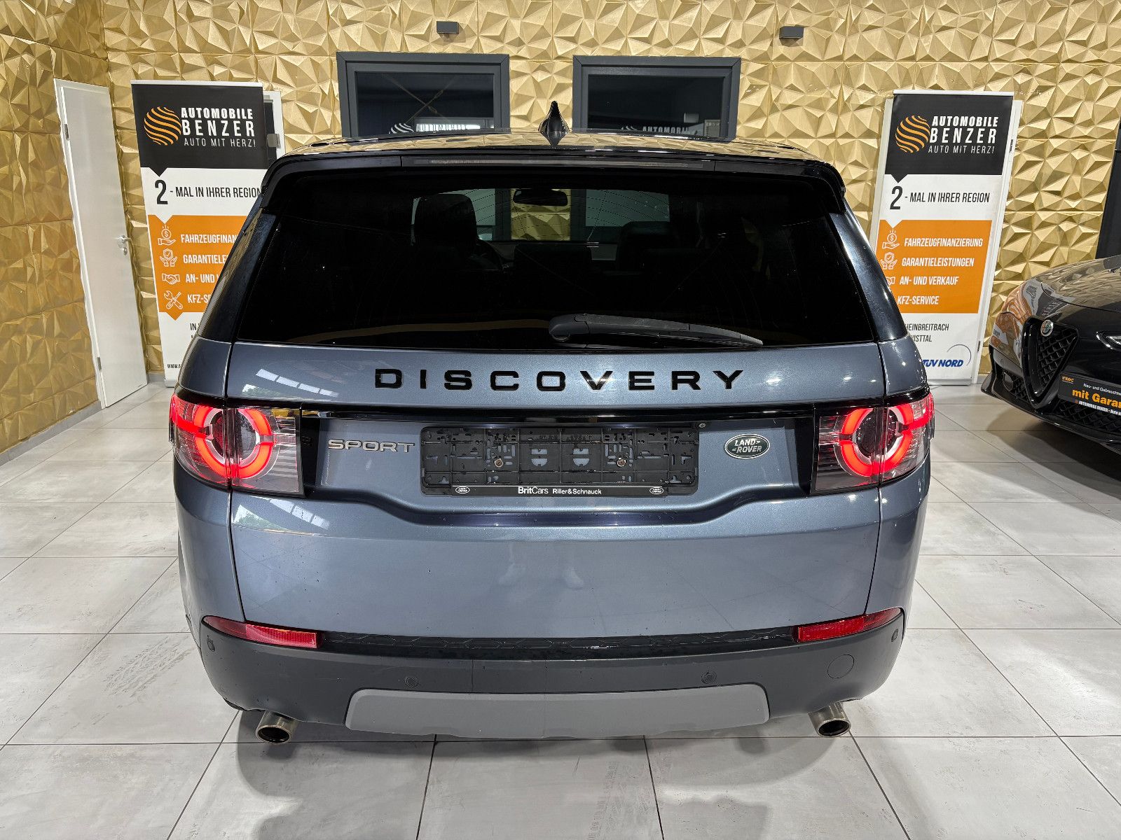 Fahrzeugabbildung Land Rover Discovery Sport SE AWD/PANO/ACC/NAVI/KAMERA/SHZ