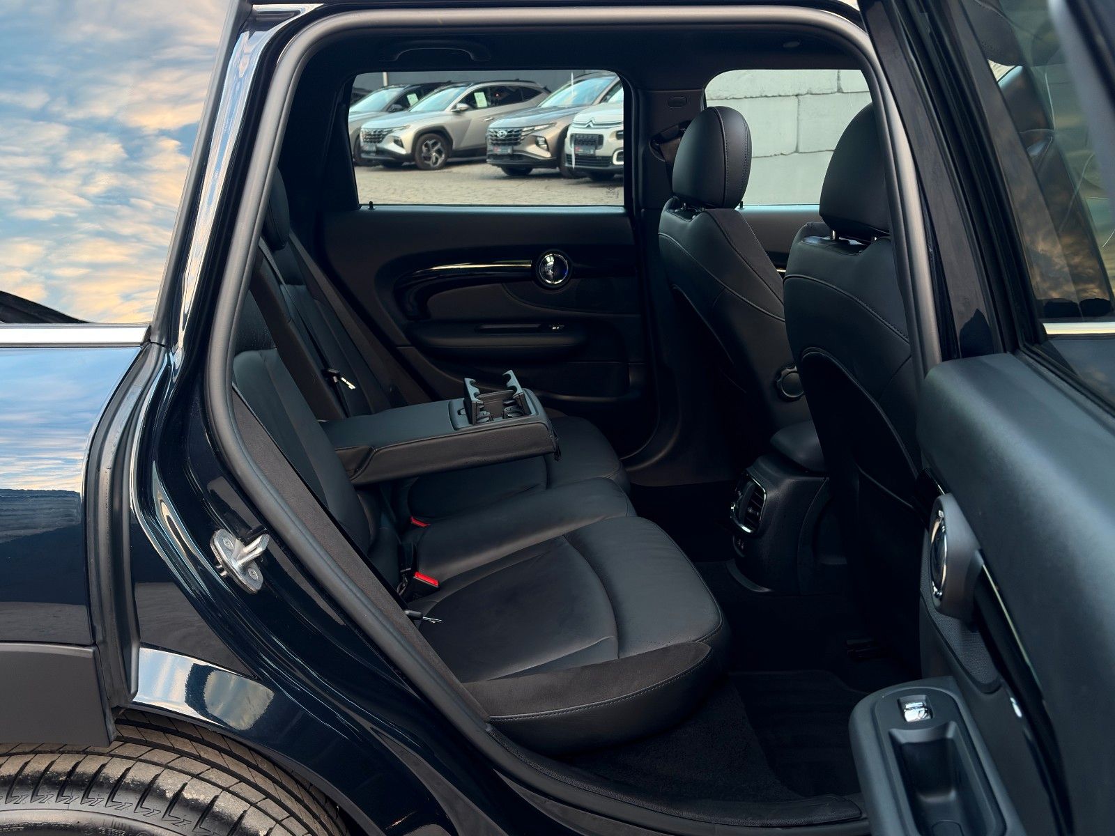 Fahrzeugabbildung MINI Cooper S Clubman Classic Leder Pano Komfort LHZ