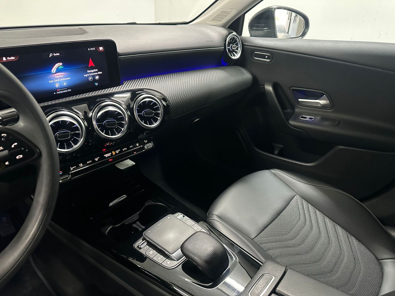 Fahrzeugabbildung Mercedes-Benz A 250 e DCT*STYLE*KAMERA*PDC*NAVI*AMBIL*LED