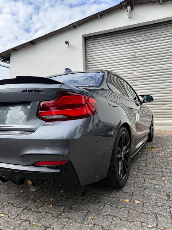 BMW M240i