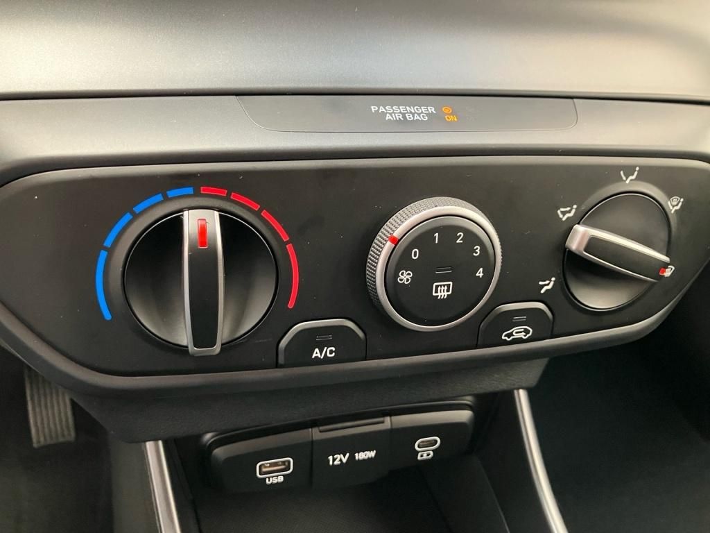 Fahrzeugabbildung Hyundai i20 1.2 5-MT Select Navi SpurH KAM PDC