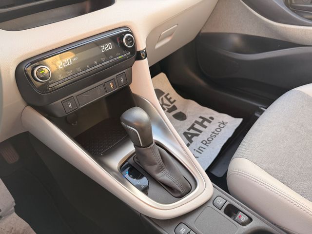 Toyota Yaris Hybrid Style Selection